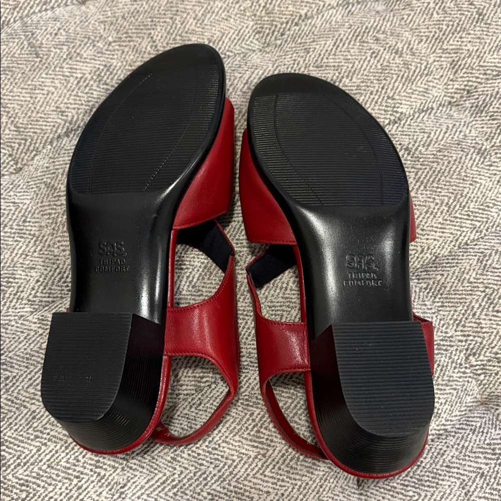 SAS suntimer red sandals size 9.5 W - Picture 6 of 7